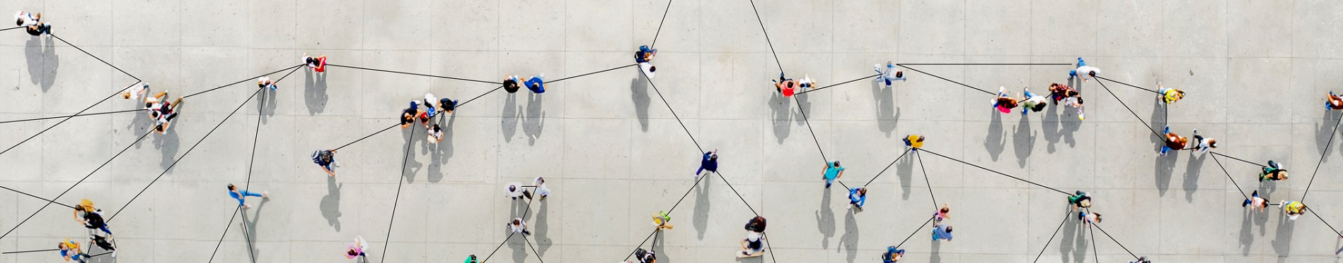Crowd from above forming a growth graph with lines connecting between them to show how th COVID-19 can expand